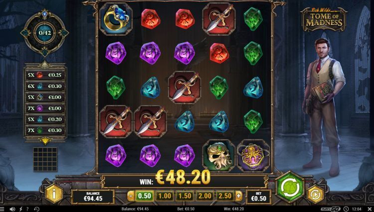 Activation of the portal feature with progressive multipliers in the Tome of Madness slot